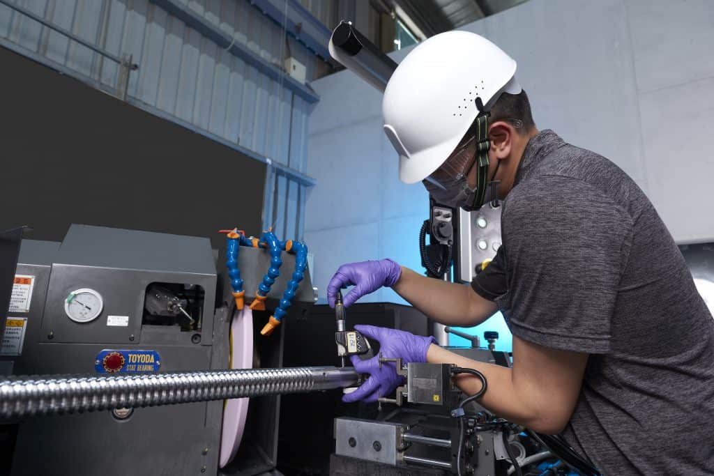 鑫業股份有限公司｜金屬研磨加工｜內徑研磨｜外徑研磨